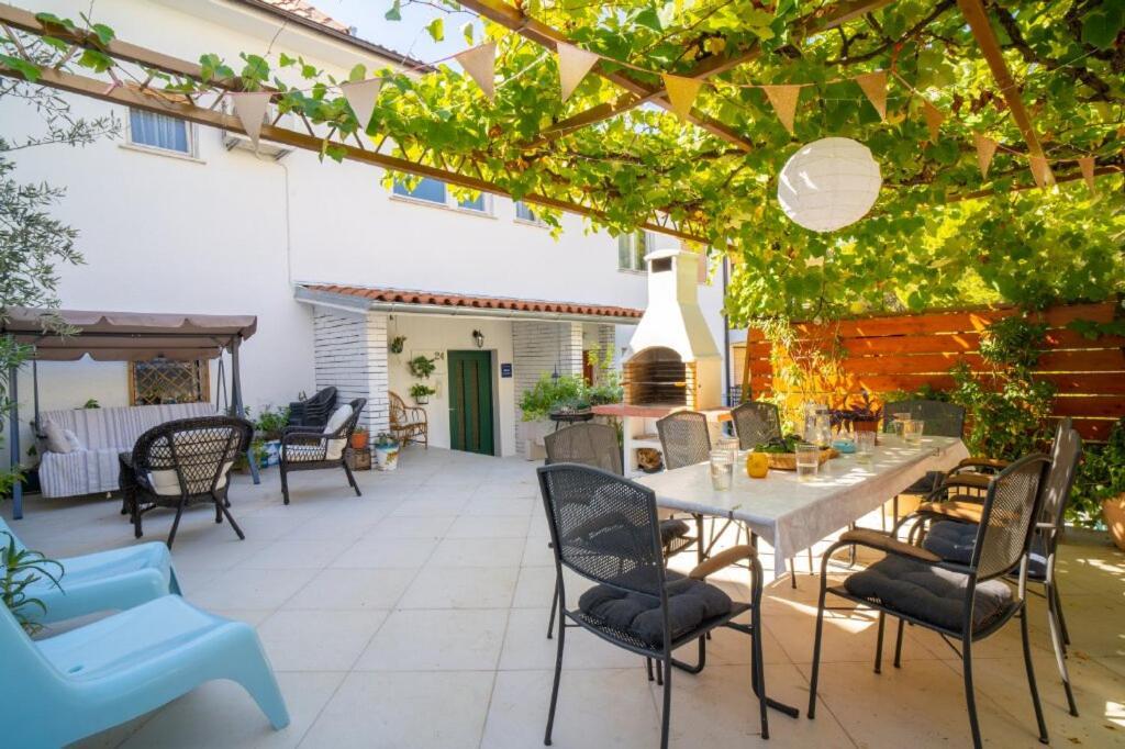 Apartma Spacious By The Sea 8+4 *